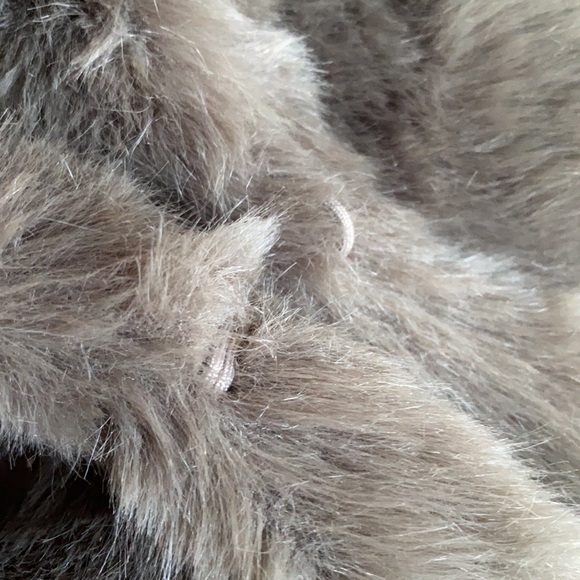 PULL&BEAR Faux Fur Coat L - Picture 14 of 16